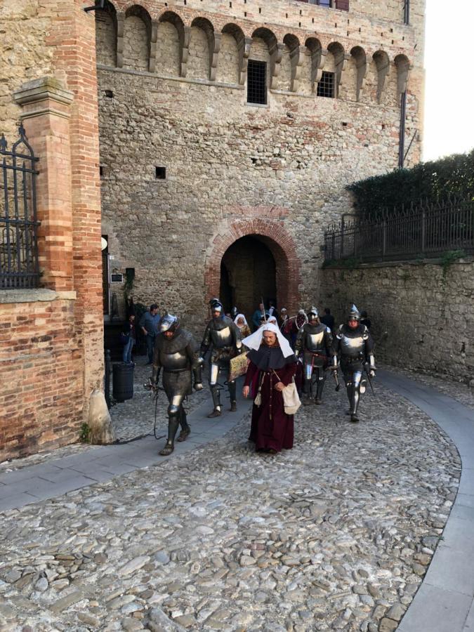 Alla Locanda Del Cinquecento Castrocaro Terme Exteriör bild